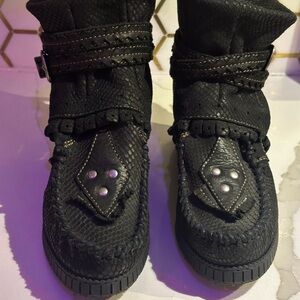 El Vaquero Black Textured Boots